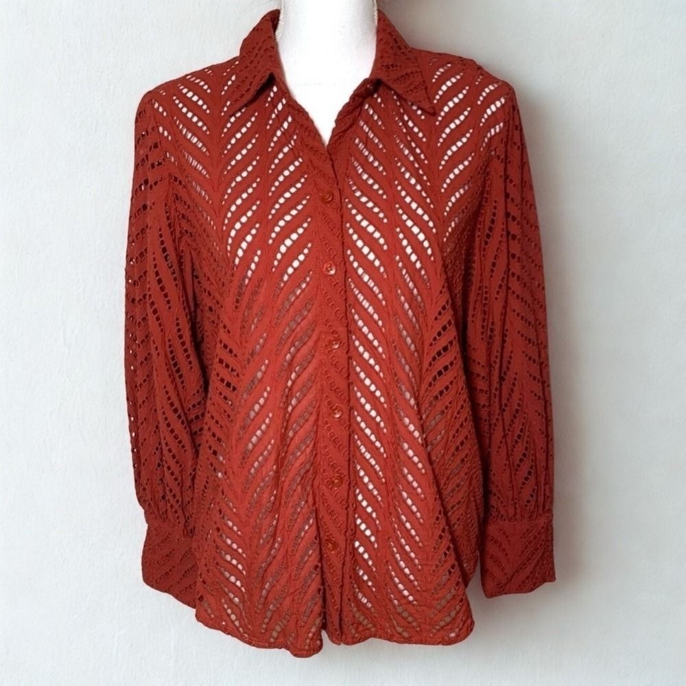 Chico's Poplin Cutwork Long Sleeve Button Down Shirt Women's Size 8 100% Cotton